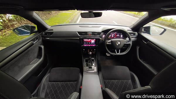 വിപണിയിലെ മികച്ച ആഢംബര സെഡാന്‍; സ്‌കോഡ സൂപ്പര്‍ബ് സ്‌പോര്‍ട്‌ലൈന്‍ റോഡ് ടെസ്റ്റ് റിവ്യൂ