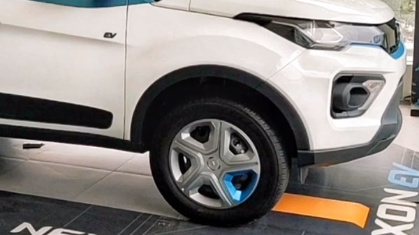 സ്റ്റീല്‍ വിലുകളില്‍ ഒരുങ്ങി നെക്‌സോണ്‍ ഇലക്ട്രിക്; പരിചയപ്പെടാം പ്രാരംഭ പതിപ്പിനെ