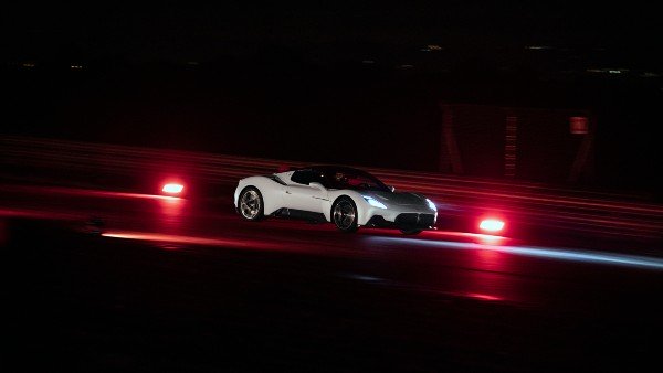 F1 ടെക്നോളജിയോടെ MC20 സൂപ്പർകാർ അവതരിപ്പിച്ച് മസെരാട്ടി