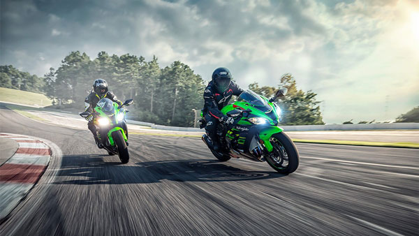 നിഞ്ച ZX-10R അവതരിപ്പിക്കുന്ന തീയതി വെളിപ്പെടുത്തി കവസാക്കി