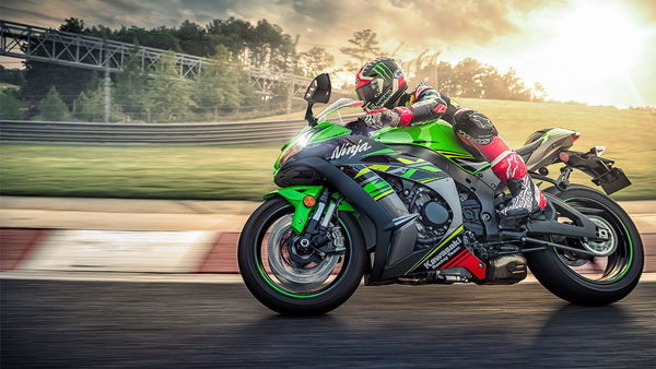 നിഞ്ച ZX-10R അവതരിപ്പിക്കുന്ന തീയതി വെളിപ്പെടുത്തി കവസാക്കി