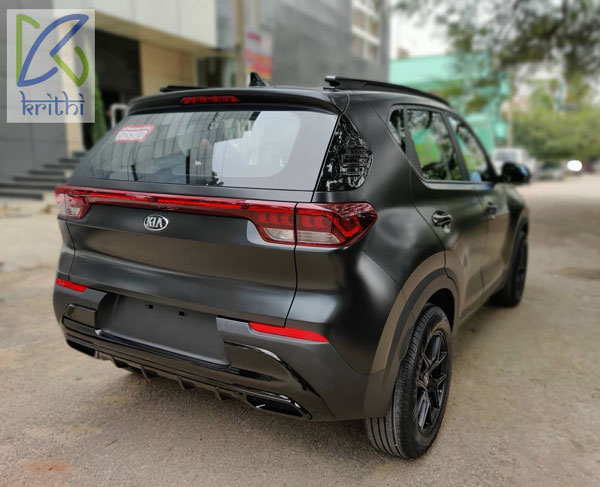 കറുപ്പഴകിൽ കസ്റ്റമൈസ്ഡ് കിയ സോനെറ്റ്