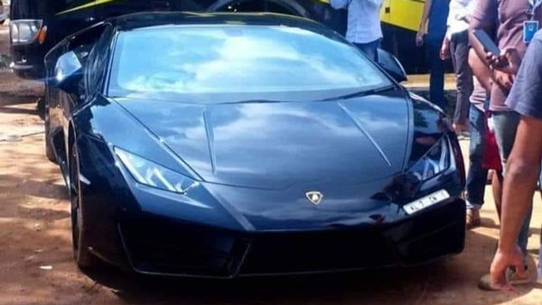 2020 മോഡൽ വെൽഫയറിന് 2020 എന്ന ഫാൻസി നമ്പർ സ്വന്തമാക്കി മോഹൻലാൽ