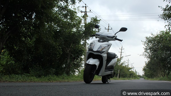 സീറോ എമിഷൻ സിറ്റി കമ്മ്യൂട്ടർ; ഈവ് സെനിയ ഇലക്ട്രിക് സ്കൂട്ടർ ആദ്യ ഇംപ്രഷനുകൾ