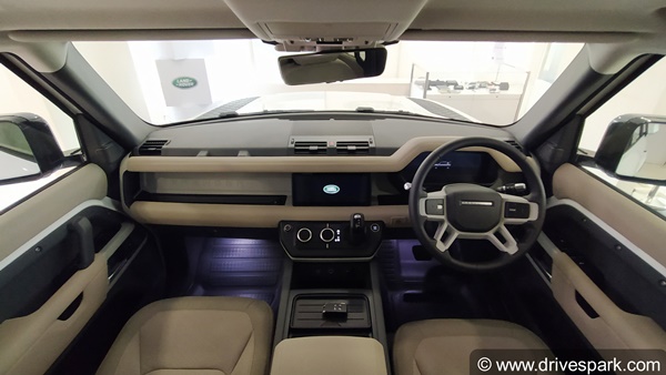 പുതുമോടിയിലും കൂടുതല്‍ കരുത്തിലും ലാന്‍ഡ് റോവര്‍ ഡിഫെന്‍ഡര്‍; ഫസ്റ്റ് ലുക്ക് റിവ്യൂ