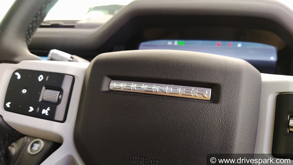 പുതുമോടിയിലും കൂടുതല്‍ കരുത്തിലും ലാന്‍ഡ് റോവര്‍ ഡിഫെന്‍ഡര്‍; ഫസ്റ്റ് ലുക്ക് റിവ്യൂ