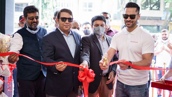 ബാംഗ്ലൂരിൽ പുതിയ ഡിജിറ്റൽ ഷോറൂം ആരംഭിച്ച് മഹീന്ദ്ര ബാംഗ്ലൂരിൽ പുതിയ ഡിജിറ്റൽ ഷോറൂം ആരംഭിച്ച് മഹീന്ദ്ര