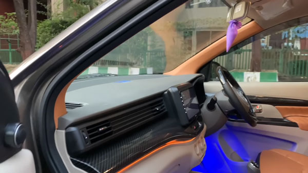 പരിഷ്കരിച്ച ഇലക്ട്രിക് ടെയിൽഗേറ്റുമായി ഇന്ത്യയിലെ ആദ്യ എർട്ടിഗ; വീഡിയോ