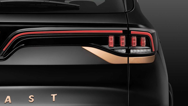 500 യൂണിറ്റുകൾ ലഭ്യമാക്കുന്ന വാഹനം വിയറ്റ്നാമീസ് വിപണിയ്ക്ക് മാത്രമായി നിർമ്മിക്കും. ആദ്യ 100 ഉപഭോക്താക്കൾക്ക് 3.8 ബില്യൺ VND, ഏകദേശം 1.2 കോടി രൂപയും, അടുത്ത 400 ഉപഭോക്താക്കൾക്ക് 4.6 ബില്യൺ VND, ഏകദേശം 1.4 കോടി രൂപയുമാവും എസ്‌യുവിയുടെ എക്സ-ഷോറൂം വില.