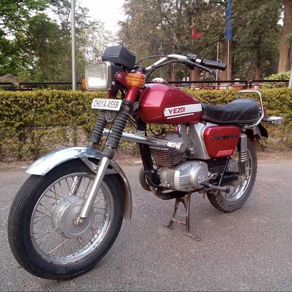 നിരത്തുകളിൽ നിന്ന് മങ്ങിമാഞ്ഞ യെസ്ഡി മോഡലുകൾ