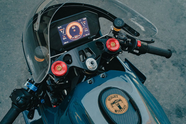 SR/S ഇലക്‌ട്രിക് സ്പോർട്ട് ബൈക്ക് അവതരിപ്പിച്ച് സീറോ