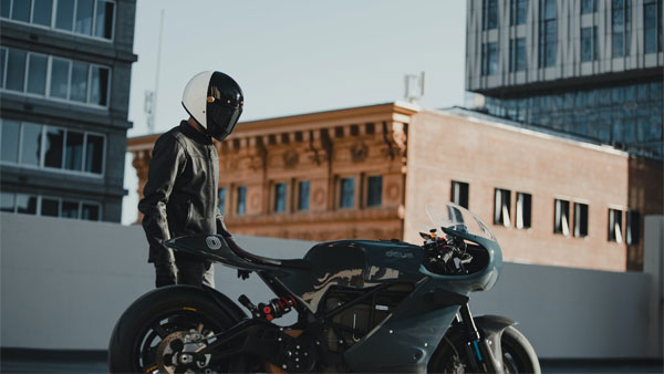 SR/S ഇലക്‌ട്രിക് സ്പോർട്ട് ബൈക്ക് അവതരിപ്പിച്ച് സീറോ