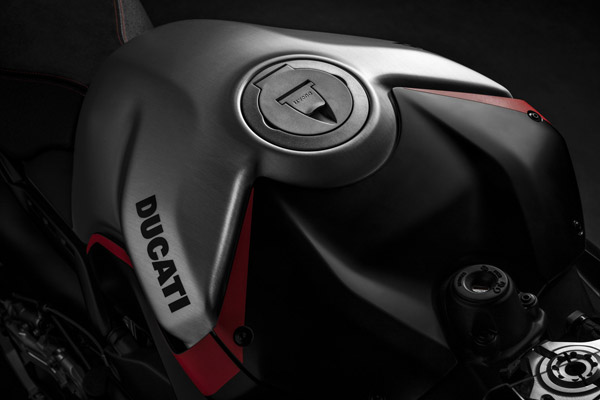 2021 പാനിഗാലെ V4 SP അവതരിപ്പിച്ച് ഡ്യുക്കാട്ടി