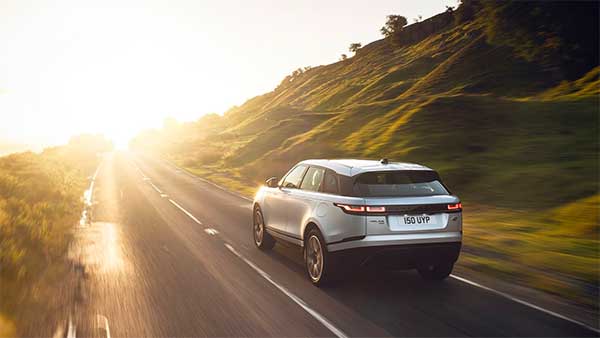 ഹൈബ്രിഡ് എഞ്ചിനും പുതിയ ഫീച്ചറുകളും; റേഞ്ച് റോവർ വെലാറിനെ പരിഷ്ക്കരിച്ച് ലാൻഡ് റോവർ