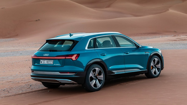 പുതിയ 22 കിലോവാട്ട് ഓൺ‌ബോർഡ് ചാർജറും സ്റ്റിയറിംഗ് വീലും, 2021 ഇ-ട്രോൺ അവതരിപ്പിച്ച് ഔഡി