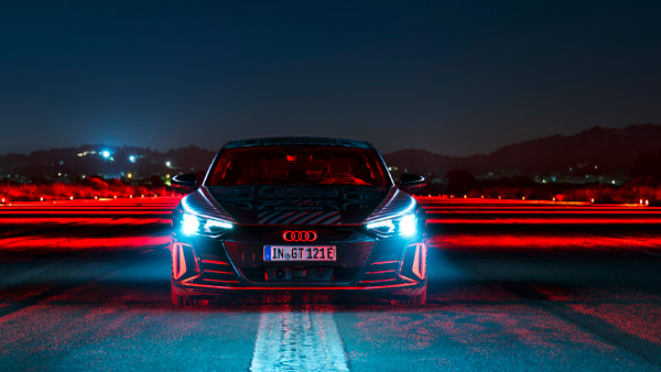 ആഗോള അരങ്ങേറ്റത്തിന് മുമ്പ് RS ഇ-ട്രോൺ GT -യുടെ ടീസർ പങ്കുവെച്ച് ഔഡി