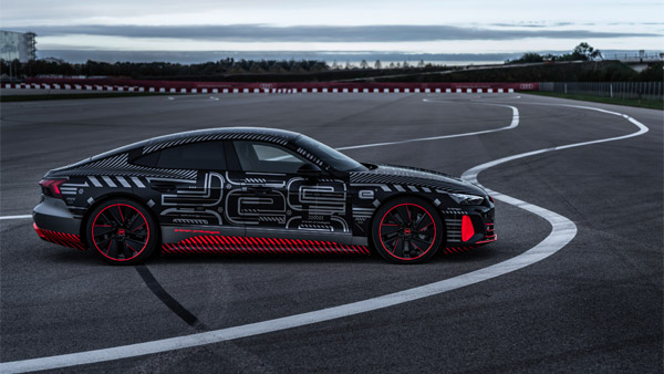 ആഗോള അരങ്ങേറ്റത്തിന് മുമ്പ് RS ഇ-ട്രോൺ GT -യുടെ ടീസർ പങ്കുവെച്ച് ഔഡി