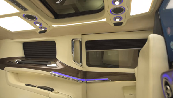 DC കരവിരുതിൽ ആഢംബര ഹോട്ടൽ മുറിക്ക് സമാനമായി കിയ കാർണിവൽ