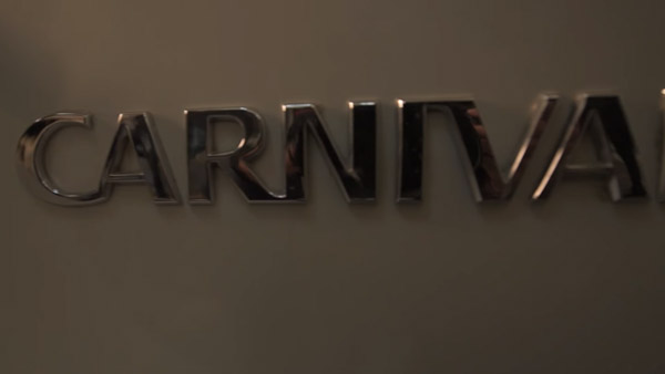 DC കരവിരുതിൽ ആഢംബര ഹോട്ടൽ മുറിക്ക് സമാനമായി കിയ കാർണിവൽ