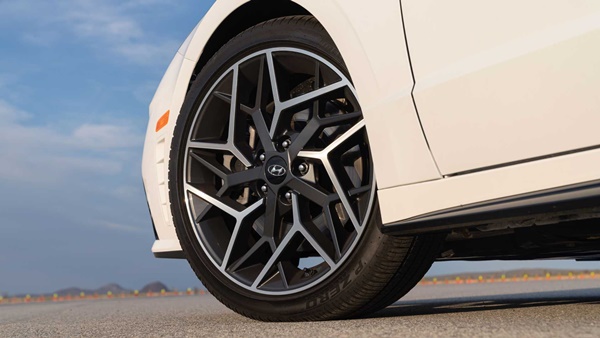 സൊനാറ്റയ്ക്കും കരുത്തുറ്റ N-ലൈൻ പതിപ്പുമായി ഹ്യുണ്ടായി