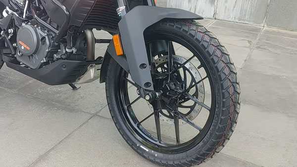 പുറത്തിറങ്ങുമുമ്പ് ഡീലർഷിപ്പുകളിലെത്തി കെടിഎം 250 അഡ്വഞ്ചർ; വീഡിയോ