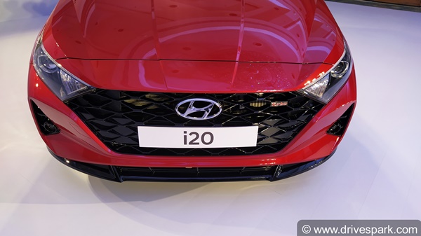 കാലത്തിനൊപ്പം രൂപം മാറി പുതുതലമുറ ഹ്യുണ്ടായി i20; ഫസ്റ്റ് ലുക്ക് റിവ്യൂ