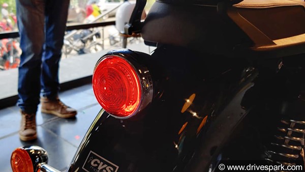 നിരത്തുകളിലേക്ക് മീറ്റിയോര്‍ 350; ഡെലിവറി ആരംഭിച്ച് റോയല്‍ എന്‍ഫീല്‍ഡ്