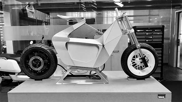 ഒറിഗാമി സ്റ്റൈൽ ഷീറ്റ് മെറ്റൽ ഇവി സ്കൂട്ടറുമായി സ്റ്റിൽ‌റൈഡ്