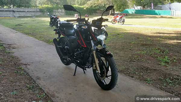 ടിവിഎസ് അപ്പാച്ചെ RTR 200 4V പതിപ്പിന് ഒരു സ്പെഷ്യൽ എഡിഷൻ മോഡൽ എത്തുന്നു; അരങ്ങേറ്റം നവംബർ നാലിന്
