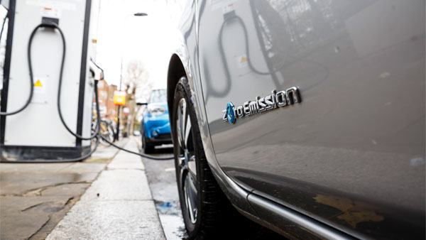 വരും കാലങ്ങളിൽ ഇലക്ട്രിക് മാത്രം; പെട്രോൾ ഡീസൽ കാറുകൾക്ക് 2030 -ഓടെ നിരോധനം ഏർപ്പെടുത്താനൊരുങ്ങി ബ്രിട്ടൻ