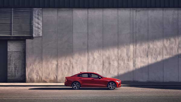 പുതുതലമുറ S60 സെഡാന്റെ അവതരണം 2021 -ലേക്ക് പുനക്രമീകരിച്ച് വോൾവോ