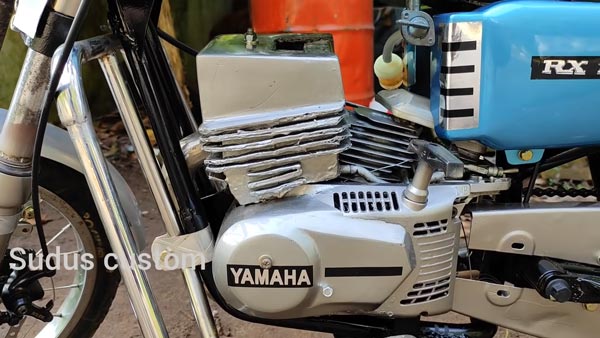 മലയാളിയുടെ കരവിരുതിലൊരുങ്ങിയ മിനിയേച്ചർ യമഹ RX 100