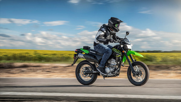 KLX 300SM നവീകരിച്ച പതിപ്പിനെ വെളിപ്പെടുത്തി കവസാക്കി