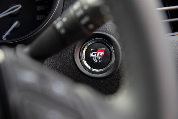 2021 C-HR GR സ്പോർട്ട് അവതരിപ്പിച്ച് ടൊയോട്ട