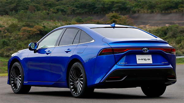 പുതുതലമുറ മിറായ് ഫ്യുവൽ സെൽ ഇലക്ട്രിക് കാർ പുറത്തിറക്കി ടൊയോട്ട