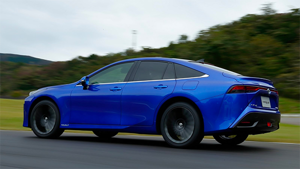 പുതുതലമുറ മിറായ് ഫ്യുവൽ സെൽ ഇലക്ട്രിക് കാർ പുറത്തിറക്കി ടൊയോട്ട