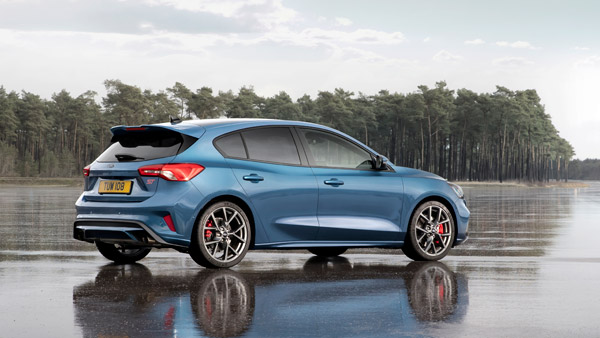 ഫോർഡ് ഫോകസ് ST ഹോട്ട് ഹാച്ചിനെക്കുറിച്ച് അറിഞ്ഞിരിക്കേണ്ട കാര്യങ്ങൾ