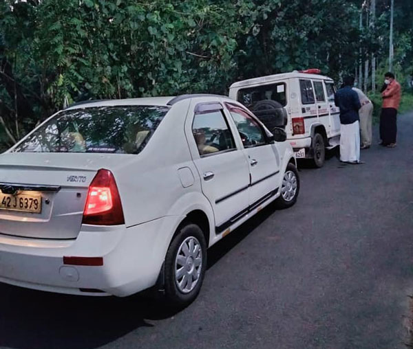 നടുറോഡിൽ നായയെ കെട്ടിവലിച്ച് ഡ്രൈവറുടെ ക്രൂരത; സ്വമേധയ കേസെടുത്ത് പൊലീസ്
