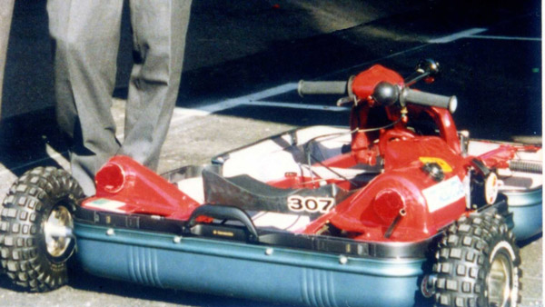 സ്യൂട്ട്കേസിനുള്ളിൽ ഒരു കുഞ്ഞൻ കാർ; പരിചയപ്പെടാം മൂന്ന് പതിറ്റാണ്ടായിട്ടും പുറത്തിറങ്ങാത്ത മസ്ദയുടെ ആശയത്തെ