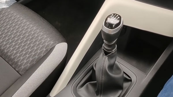 നിസാൻ മാഗ്നൈറ്റിന്റെ എൻട്രി ലെവൽ XE വേരിയന്റിനെ പരിചയപ്പെടാം