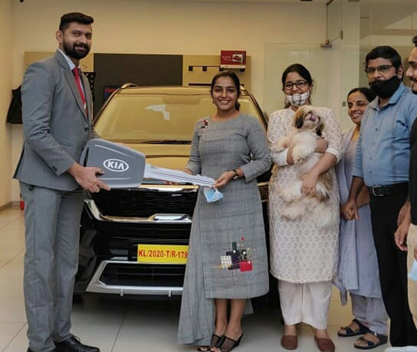 സെൽറ്റോസ് ആനിവേഴ്‌സറി എഡിഷൻ സ്വന്തമാക്കി രജിഷ വിജയൻ