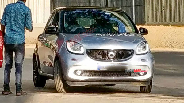 നിരത്തുകളില്‍ പുതുകാഴ്ചയായി സ്മാര്‍ട്ട് ഫോര്‍ഫോര്‍ ഇലക്ട്രിക് കാര്‍