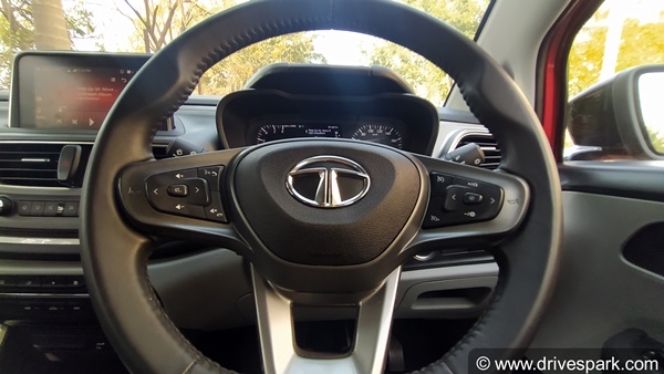 പ്രീമിയം ഹാച്ച്ബാക്ക് നിരയിലെ മിന്നും താരം; ആൾട്രോസ് ഡീസലിന്റെ റിവ്യൂ വിശേഷങ്ങൾ