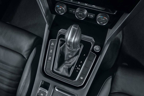 മലേഷ്യൻ വിപണിയിൽ വിൽപ്പനയ്ക്കെത്തി ഫോക്‌സ്‌വാഗണ്‍ ആർട്ടിയോൺ R-ലൈൻ