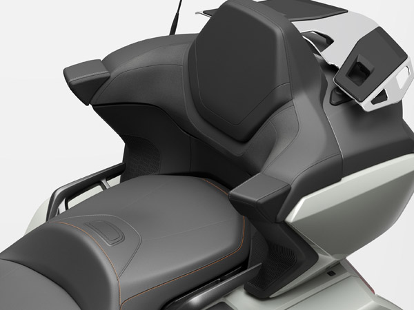 2021 ഗോൾഡ് വിംഗ് പ്രീമിയം മോട്ടോർസൈക്കിൾ വിപണിയിൽ; ഇന്ത്യയിലേക്കും ഉടൻ എത്തും