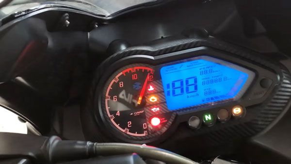 മാറ്റങ്ങളുമായി 2021 മോഡൽ ബജാജ് പൾസർ 220F വിപണിയിൽ