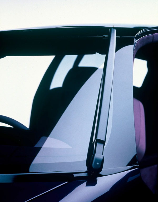 മെർസിഡീസ് F 100; മൂന്ന് പതിറ്റാണ്ടുകൾക്ക് മുന്നേ ഇന്നത്തെ സാങ്കേതികവിദ്യകൾ അവതരിപ്പിച്ച കാർ