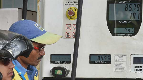 കുതിച്ചുയർന്ന് ഇന്ധന വില; മുംബൈയിൽ ഒരു ലിറ്റർ പെട്രോളിന് 91 രൂപ കടന്നു