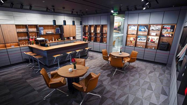 അത്യാധുനിക ലൈഫ്‌സ്റ്റൈൽ അനുവഭം വാഗ്ദാനം ചെയ്ത് പോർഷ സ്റ്റുഡിയോ ഡൽഹിയിൽ പ്രവർത്തനമാരംഭിച്ചു