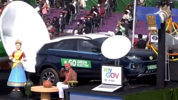 റിപ്പബ്ലിക് ദിന പരേഡിൽ വോക്കൽ ഫോർ ലോക്കൽ സന്ദേശവുമായി ടാറ്റ നെക്സോൺ ഇവി